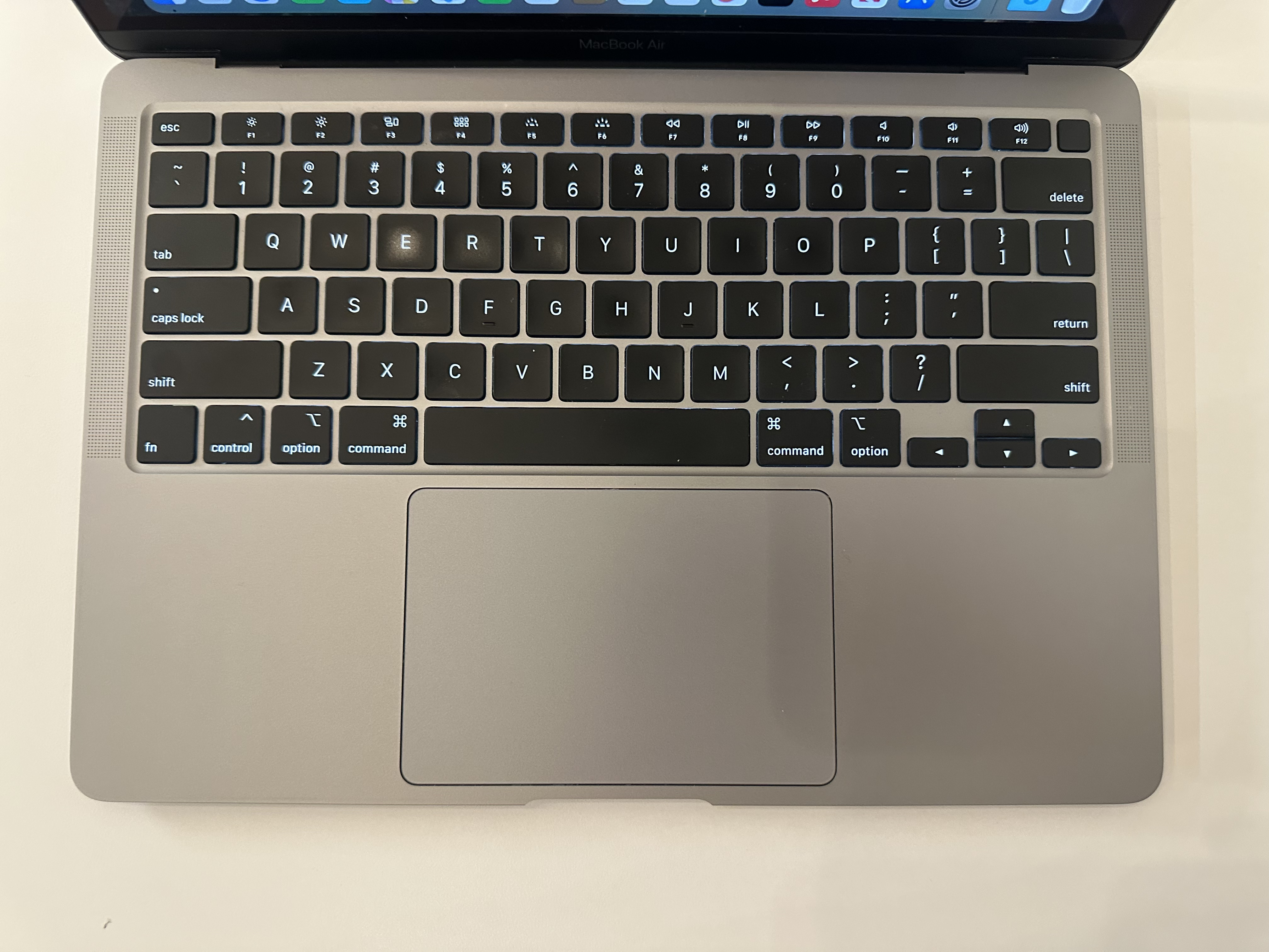 Apple 13-inch i7 MacBook Air  view 3
