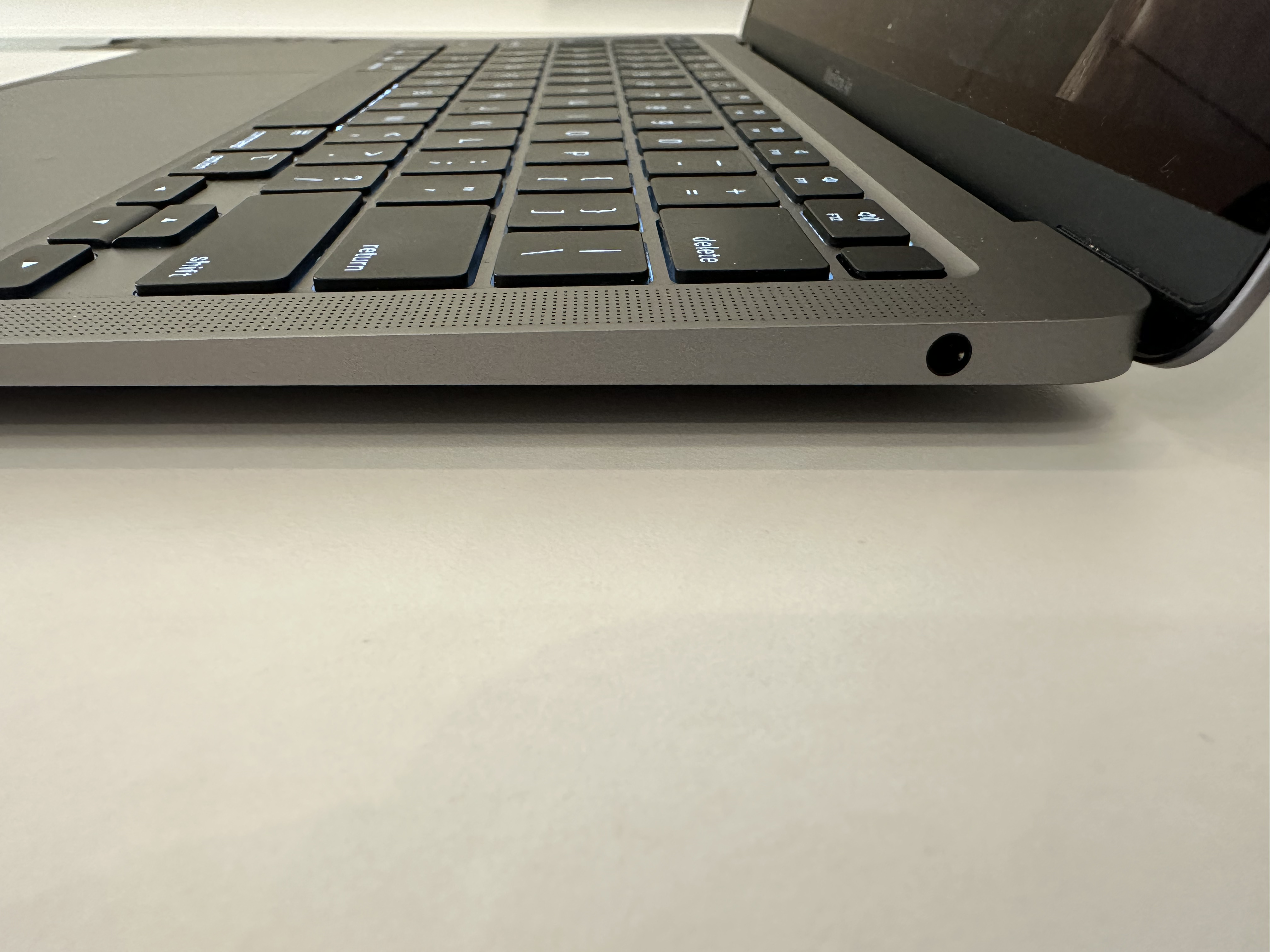 Apple 13-inch i7 MacBook Air  view 6